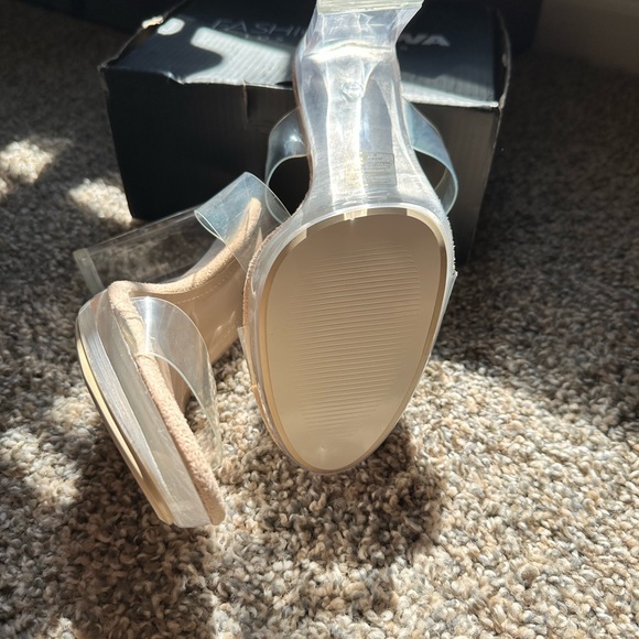 Clear and Nude heels - Picture 6 of 7